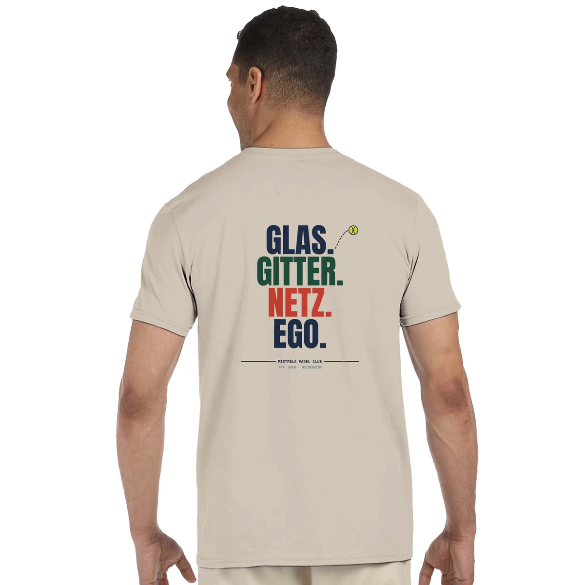 Glas. Gitter. Netz. Ego. – T-Shirt Rückendruck in Sand – getragen, Rückseite