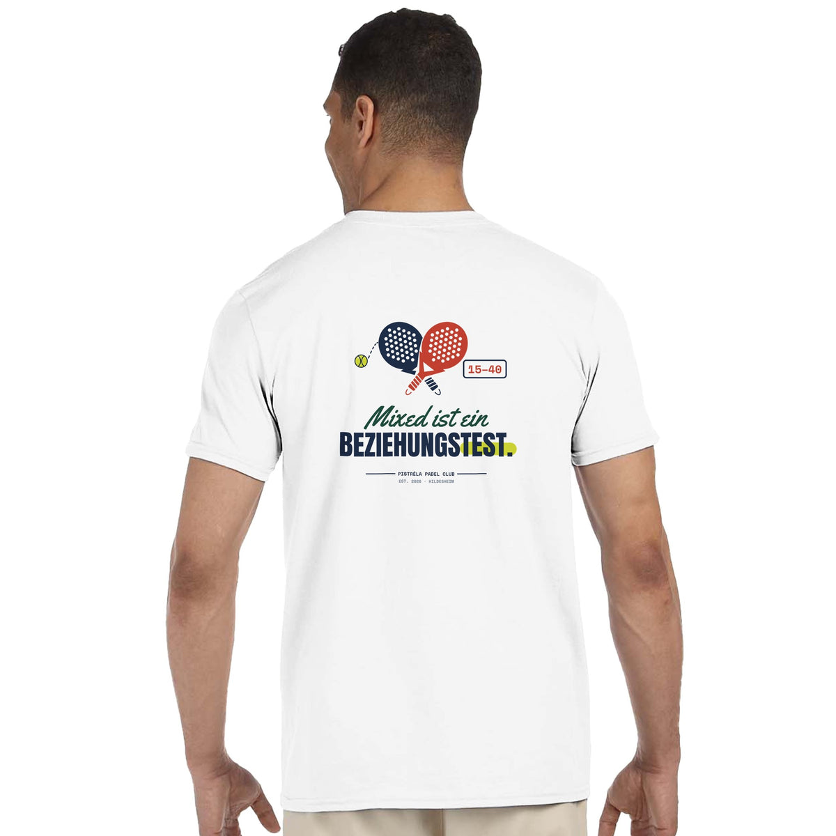 Mixed ist ein Beziehungstest – T-Shirt Rückendruck in Weiß – getragen, Rückseite
