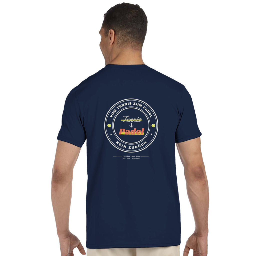 Vom Tennis zum Padel – T-Shirt Rückendruck in Navy – getragen, Rückseite
